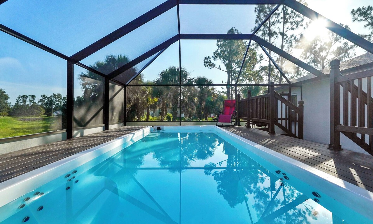 North Port House | Tropical Paradise 3BR/2BA- Jetted, heated Pool
