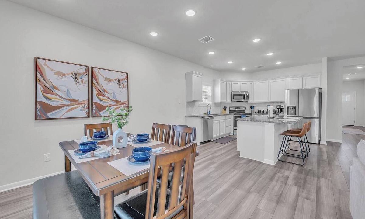 Troy Apartment | Troy 4BR Hub for Business Pros
