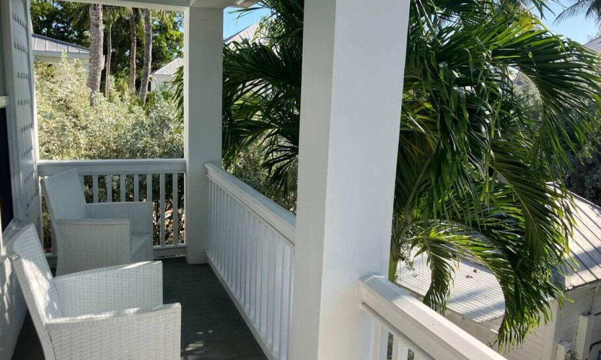 Bahama Village House | Truman Annex Townhome w/pool Key west