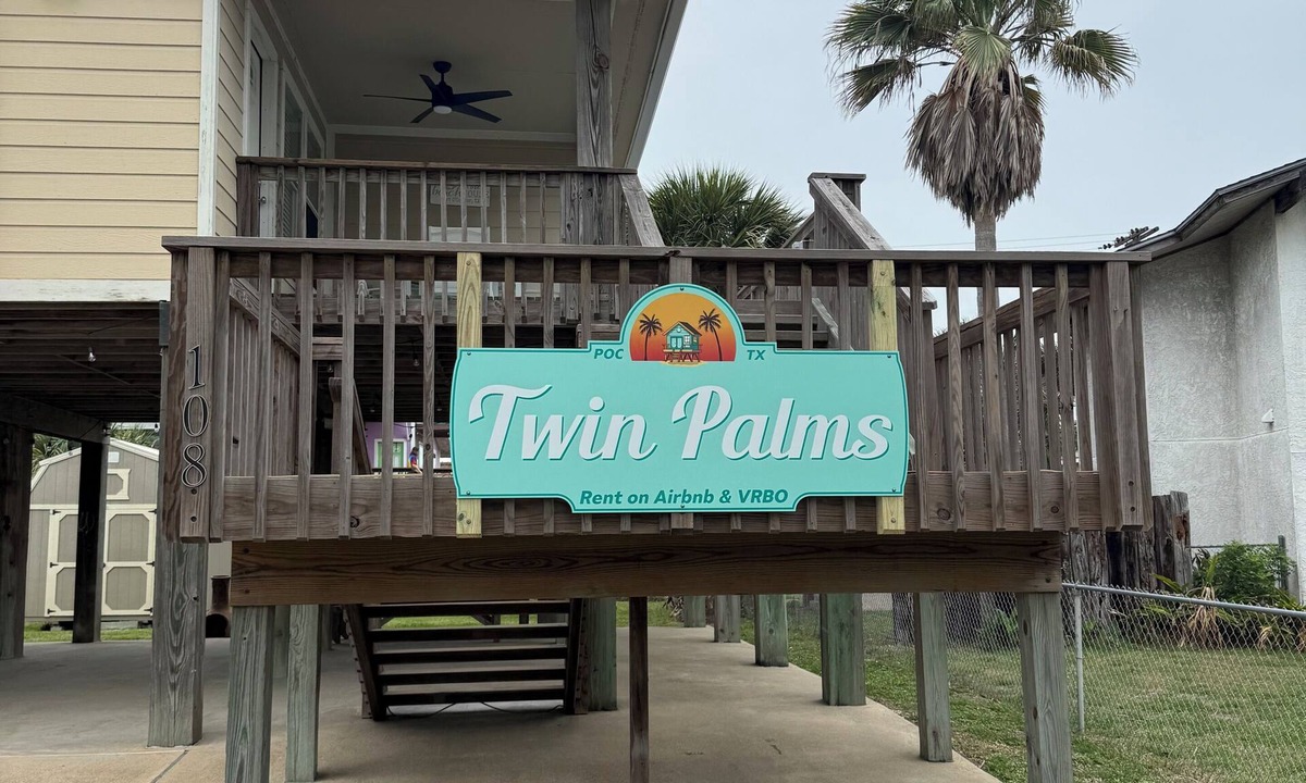 Port O Connor House | Twin Palms -located in beautiful Port O’Connor, TX. Close to beach.