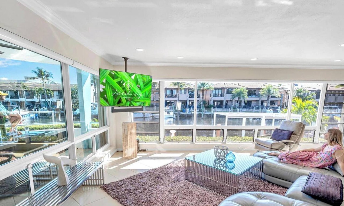 Coral Ridge Condo | Two-floor Suite | Heated pool | Dock Access | Quiet Neighborhood | SaltAire One | RESlDENCES