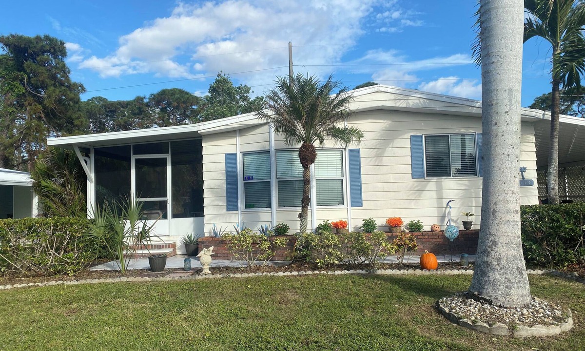 North Naples House | TWO MILES FROM THE BEACH!!!