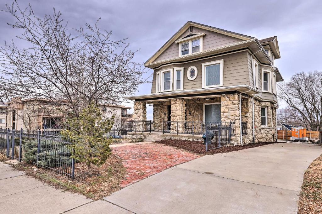Southmoreland Apartment | Unique Kansas City Apt: Walk to KC Streetcar Stop!