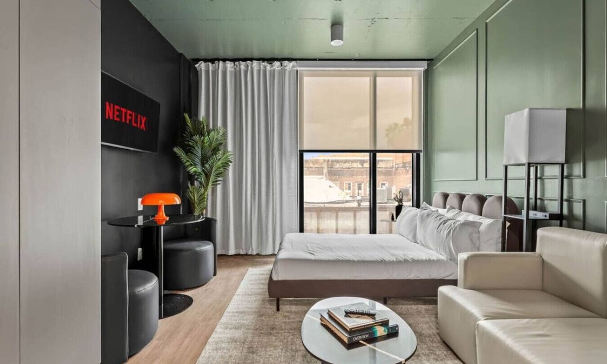 Historic Ybor Apartment | Urban Ybor Studio | Free Parking | Mins to DT!