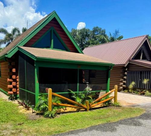 Okeechobee House | Vibrant Sunsets and Lush Landscaping on Lake Okeechobee
