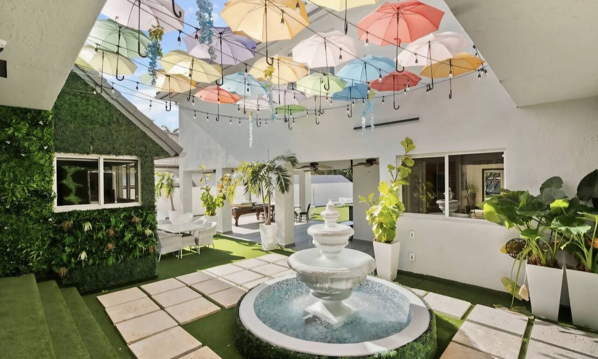 Ludlam House | Villa Caleta