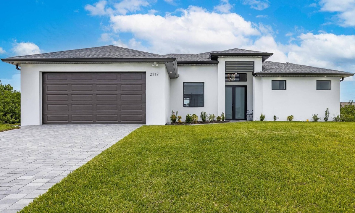 Mariner Villa | Villa Isla de Lilly - Luxury New Home with heated pool & man cave w/billiards