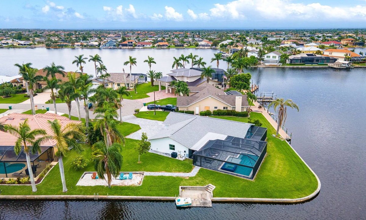Eight Lakes Villa | Villa Soleada | Gulf-Access, Heated Pool & Spa
