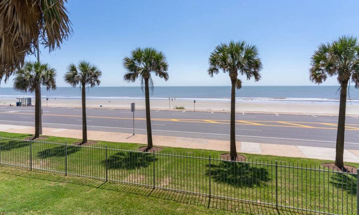 Galveston Condo | Vitamin Sea @ The Dawn, Beach front 2 BR Condo