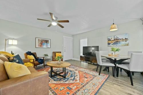 Arlington Apartment | Walk to AT&T Stadium, Sleeps 10