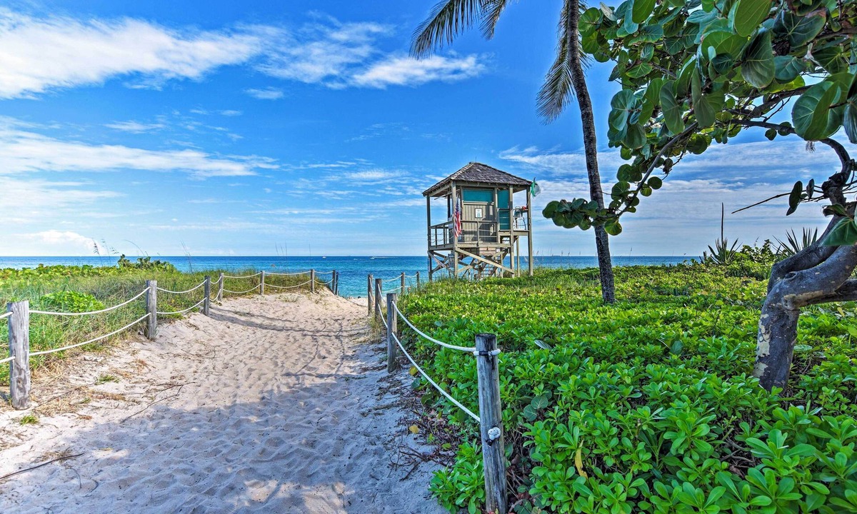 Deerfield Beach Cottage | Walk to Ocean: Chic Deerfield Beach Cottage!