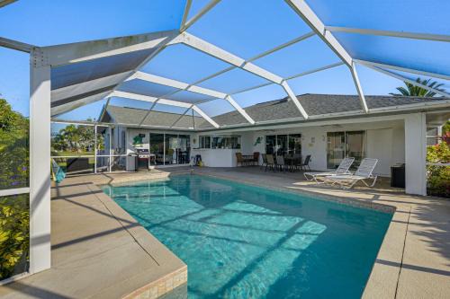 Edgewater House | Walk to Port Charlotte Beach Park! Canal-Front Gem