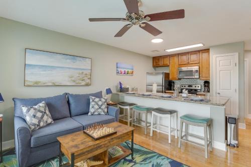 Galveston House | Walk to Seawall & Beach! Galveston Condo w/Pool