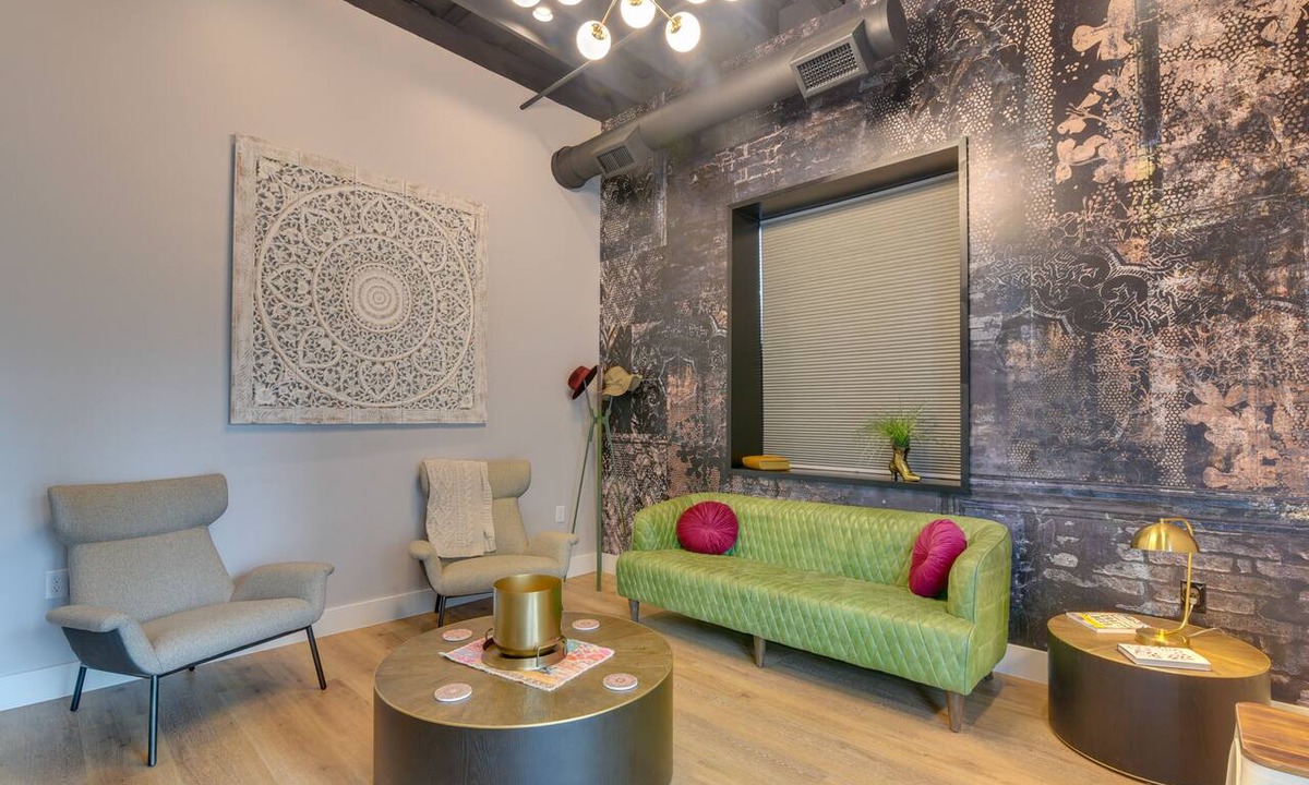 Galveston Condo | Walk to Strand Historic District: Stylish Dtwn Gem