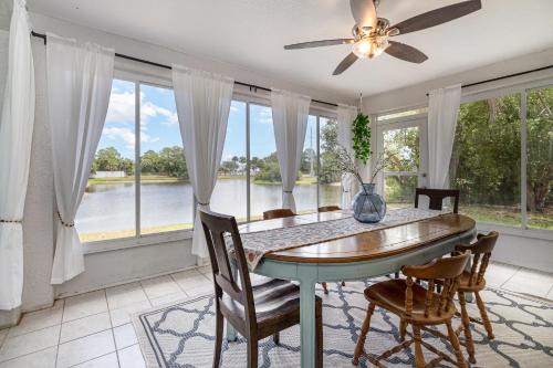 Lakeside House | Water view