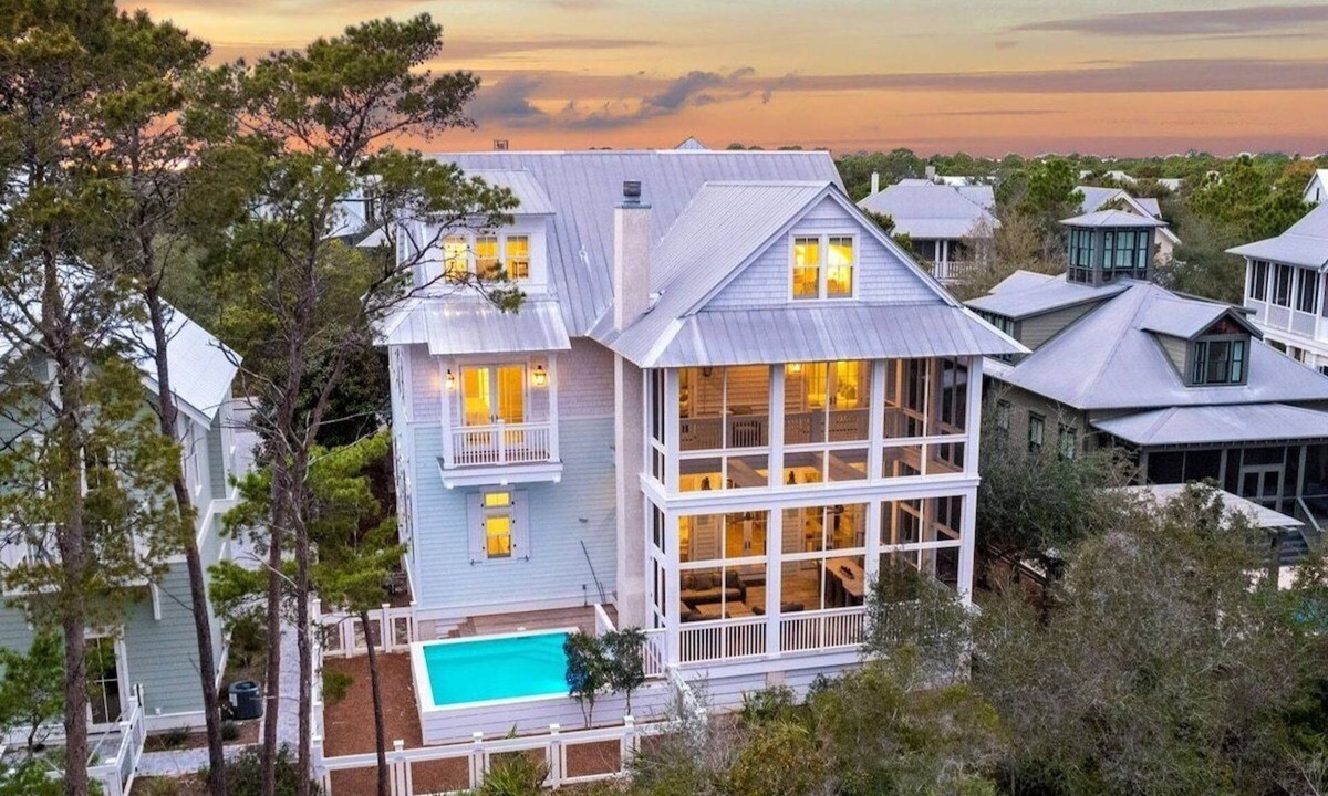 Watercolor House | WaterColor! 2-Story Porch, Carriage House, NEW POOL, LSV/Golf Cart, Bikes!