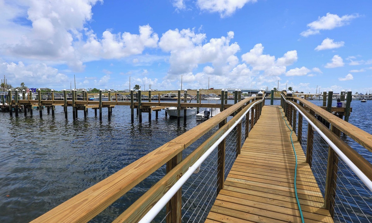 Meadows Condo | Waterfront 3-Bedroom Condo at Bayfront Suites & Marina- CLEANING FEE INCLUDED