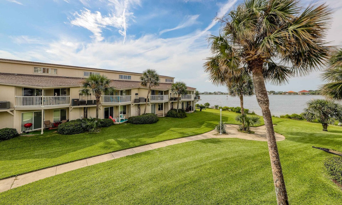 Villa Sabine Condo | Waterfront condo in Pensacola Beach with breathtaking balcony views, W/D & AC
