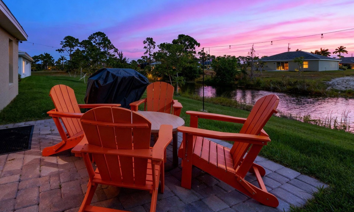 Mariner House | Waterfront Getaway - Fish from Backyard Canal