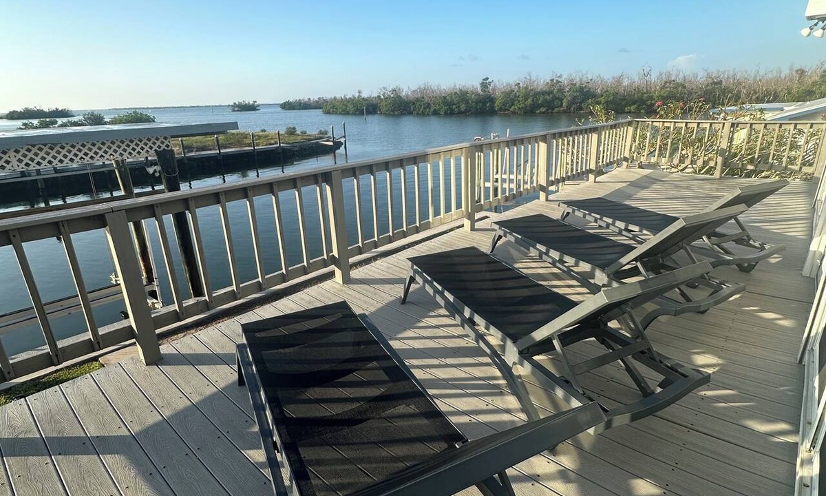 Saint James City House | Waterfront House, 2 Bdr, 2 Bath, Boat Lift, Trailer Parking, and 2 Kayaks