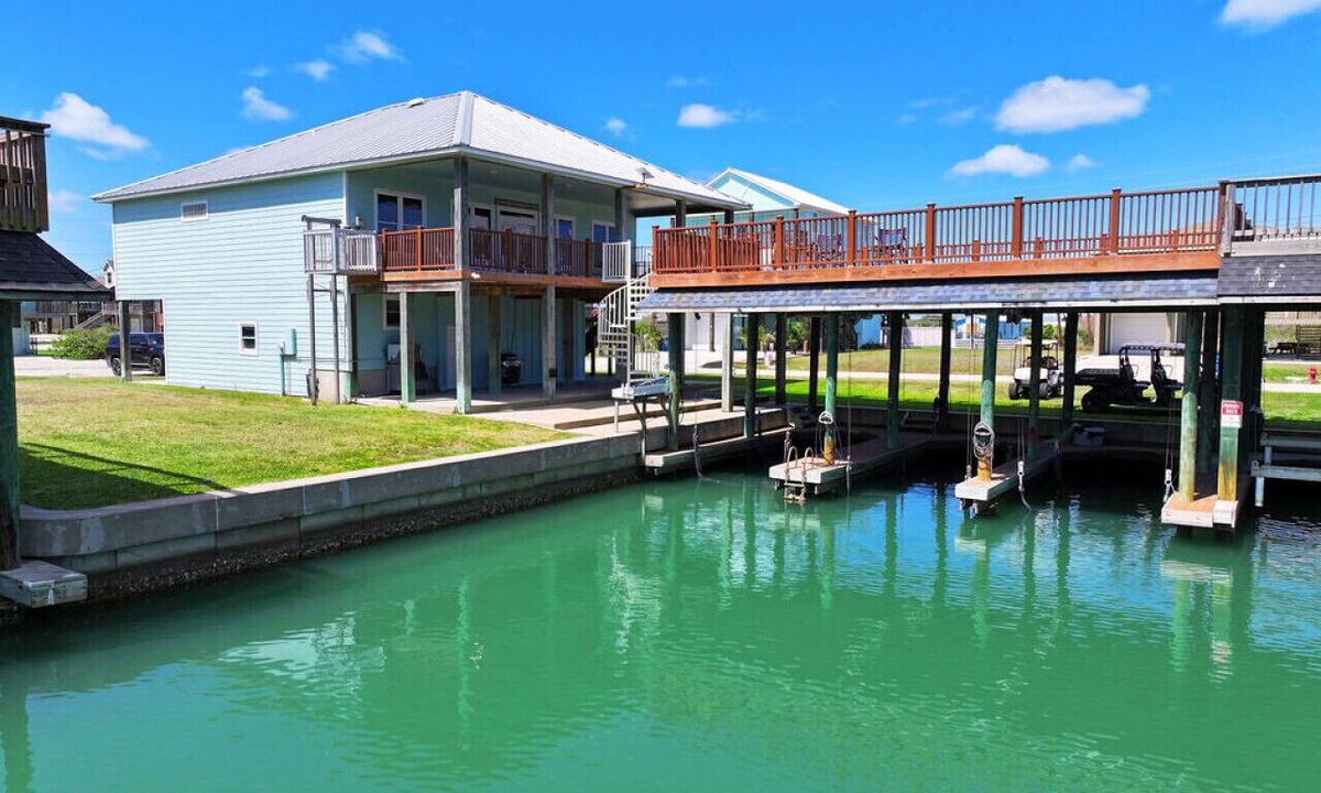 Port O Connor House | Waterfront Home with Two Private Boat Lifts