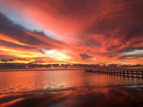Flour Bluff House | Waterfront Laguna Madre Bayhouse - Fishing, Birding & Family Retreat