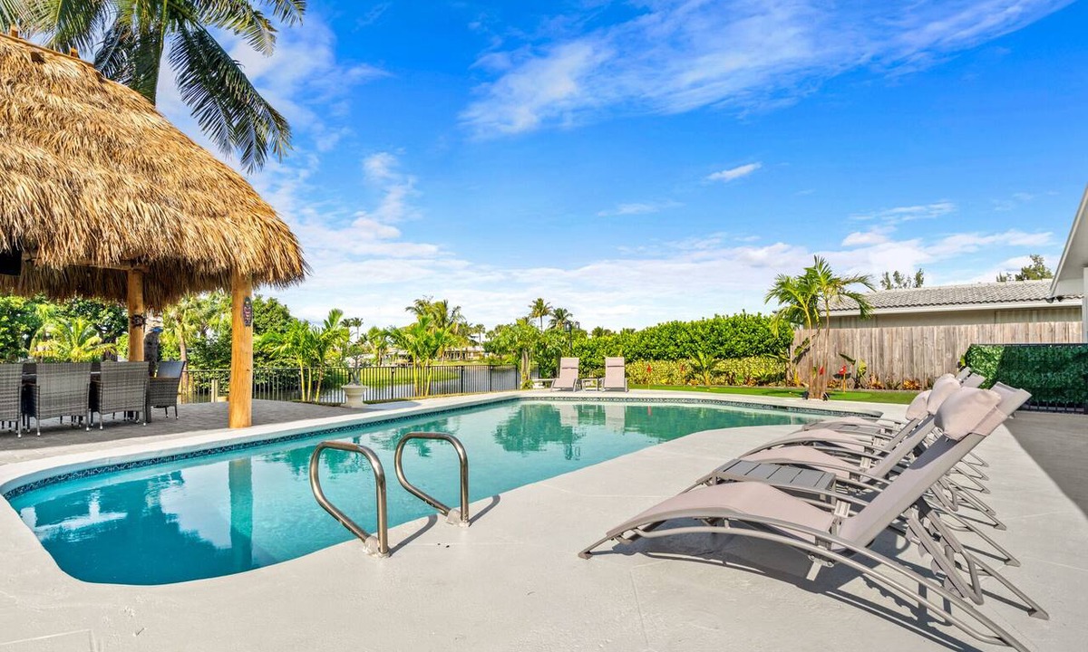 Lake Worth House | Waterfront Oasis w/Pool, Minigolf & TikiHut! Perfect for Families