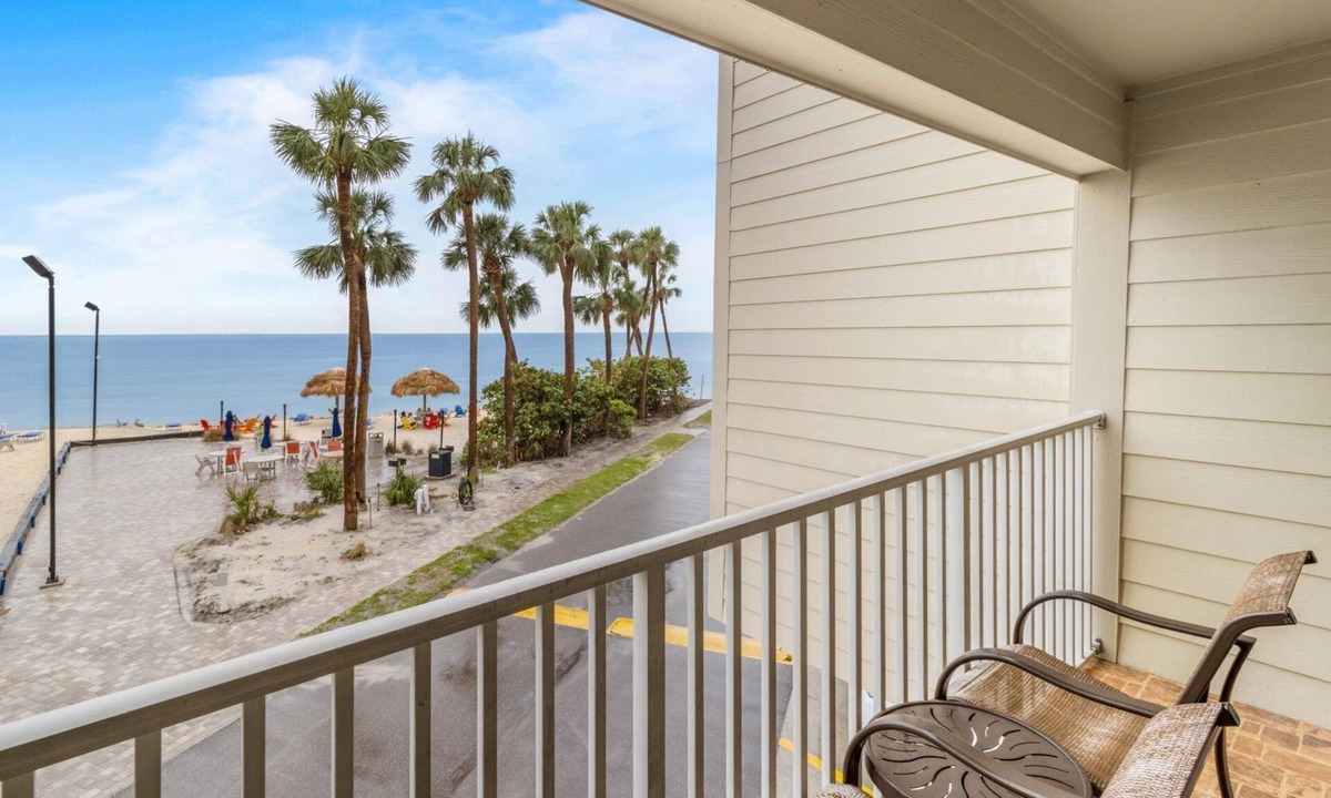 Rocky Point Apartment | Waterfront Studio Suite w/Tampa Bay Views