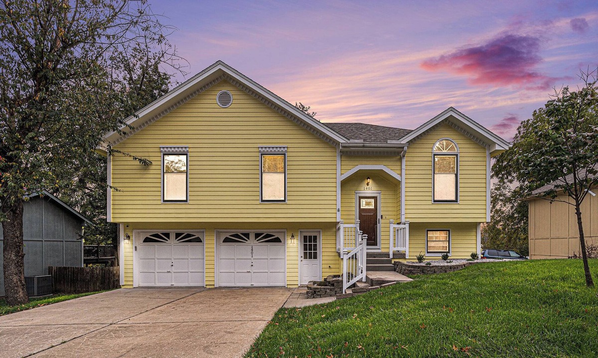 Lee's Summit House | Weddle Lane House