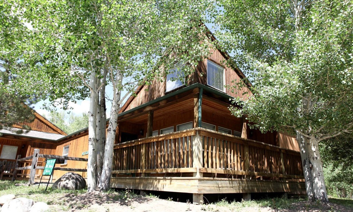 Salida Cabin | Weekend Getaway for Outdoor Recreation near San Isabel Forest in Colorado
