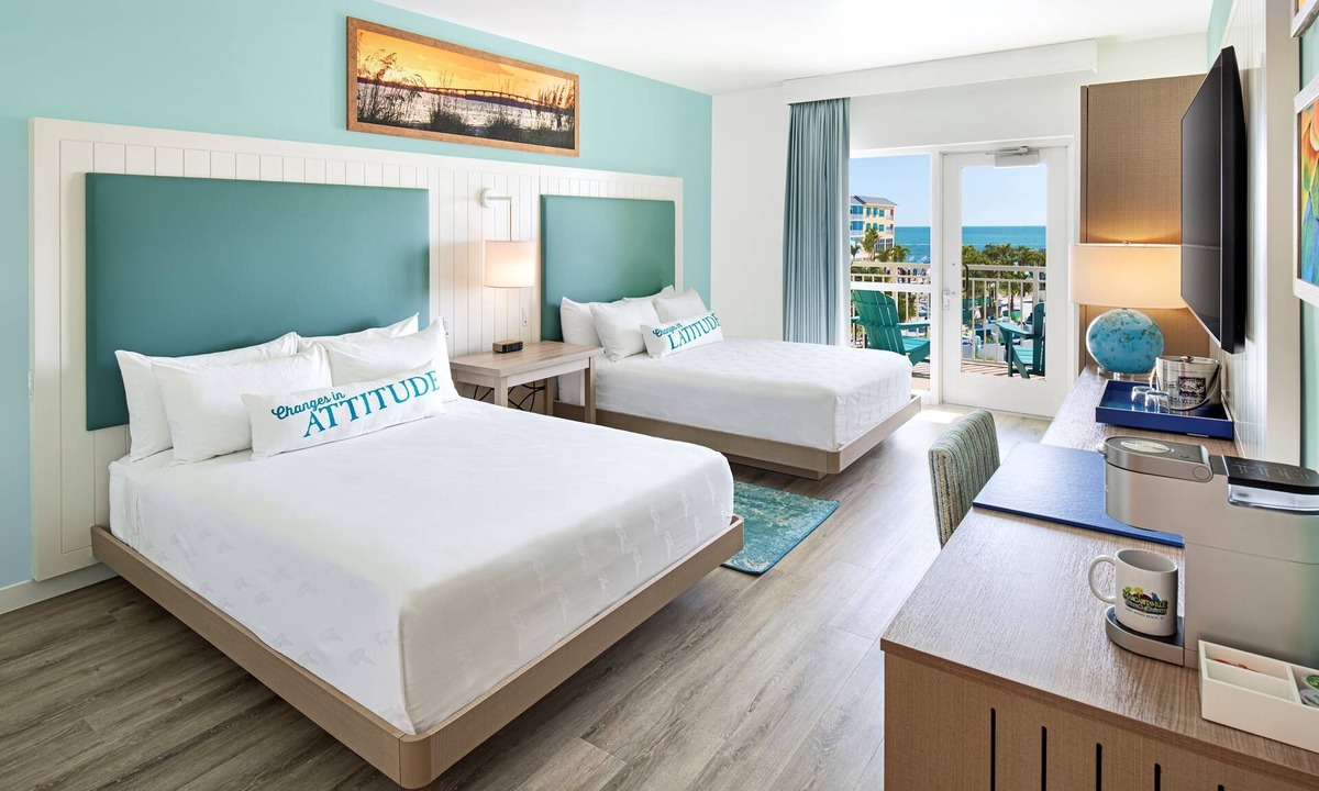Fort Myers Beach Resort | Welcoming Beach Hideaway Perfect for Sunny Relaxation