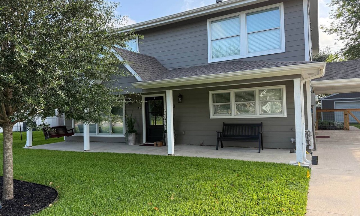 College Station House | Weldons' Kyle Field Cottage
