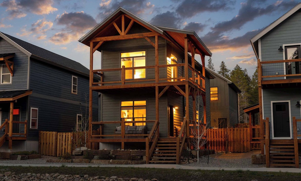 Leadville North House | Westwoods 4BR Mountain Home | Sauna + Shuffleboard | Sleeps 8 | Pet OK