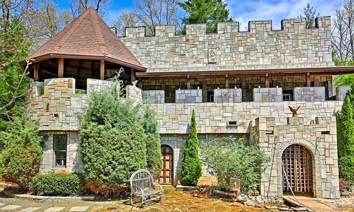 Murphy Other | Whimsical Castle Rental for Unique Getaway in Blue Ridge Mountains, North Carolina