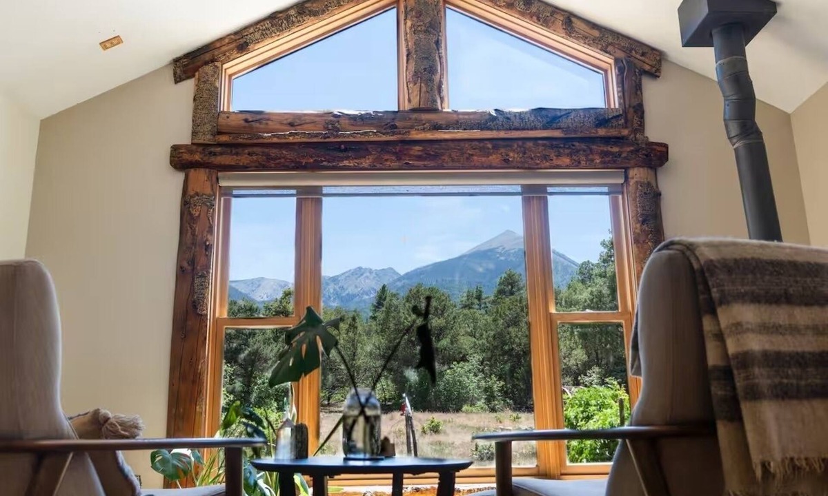 Howard Cabin | Whispering Pines retreat property near Salida!