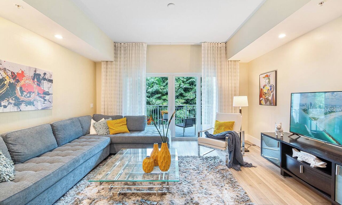Doral Condo | WK DEAL! At F1rst Class Condo, Miami, Florida 3-bed 4-bath in vibrant Doral.