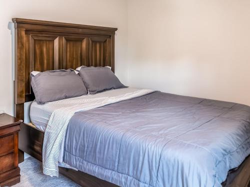 Porter Apartment | Woodridge - Private Rooms in Shared Home