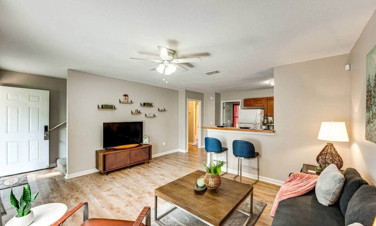 Griffin Heights House | Work & Explore: Tallahassee Townhome