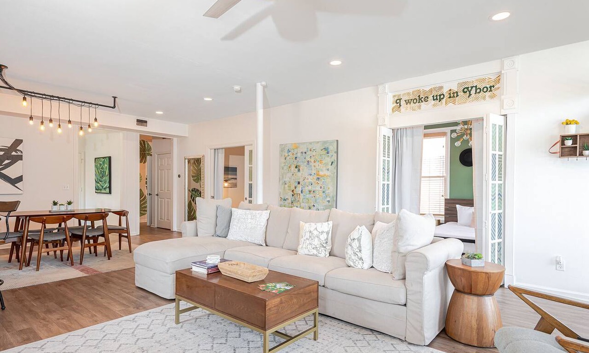 Historic Ybor Apartment | Ybor City Gem I Walk to Everything I Sleeps 6