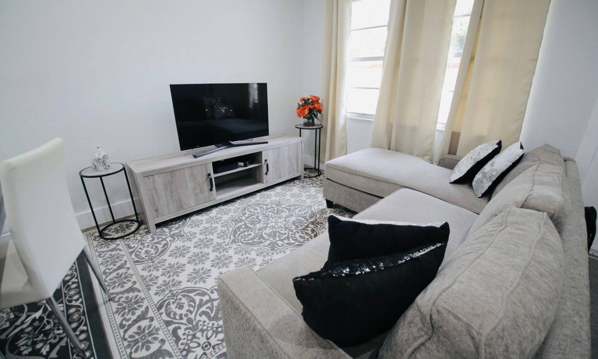 Pompano Beach Villa | YOUR HOME AWAY FROM HOME