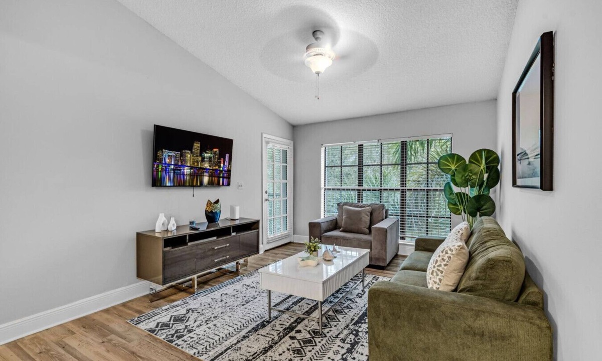 Survey Creek Apartment | Your Home in Fort Lauderdale: Modern 2BR Stay