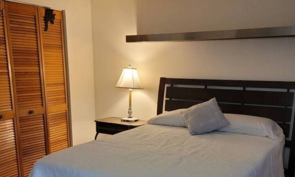 Tamarac Villa | "Your Perfect Retreat: Cozy Room in Fl Near Malls, Beaches, and Freeways!"