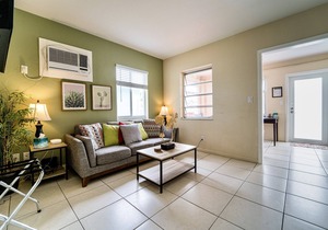#2 Heated Pool, Private Patio & Grill, 1BR+sunroom