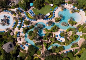 Awesome Deal! 1 Great 2BR, Kitchen, Restaurants, Water Park