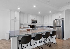 🥇 Beautiful 2bd condo within a golf resort (CH894)