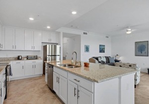 🥇 Beautiful 2bd condo within a golf resort (CH894)