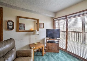 Branson Condo w/Views: 2 Mi to Silver Dollar City