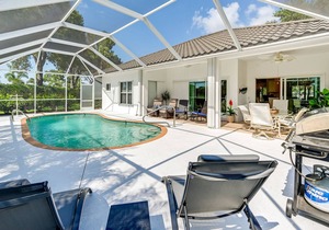 Chic Naples Home w/ Lanai in Golf Community!