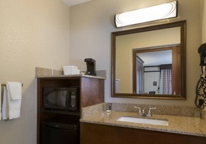 Disney is Calling! 2 Family-Friendly Units, Free Parking, Near Pointe Orlando