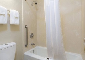 Disney is Calling! 2 Family-Friendly Units, Free Parking, Near Pointe Orlando